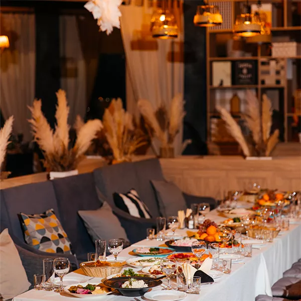 Современный и просторный ресторан